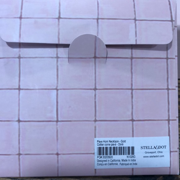 NIB Stella and Dot Pave Horn Necklace Gold - Picture 2 of 2